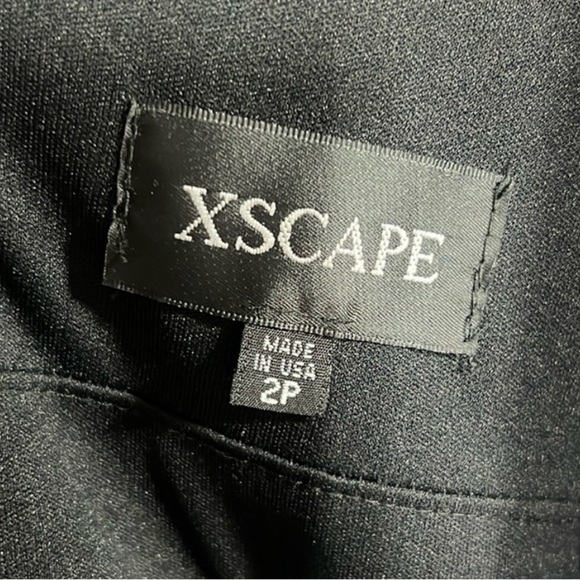 Xscape Black|Red|Pink|Navy Metallic Floral Print Cut Out Pleated Dress Size 2P - Picture 3 of 5